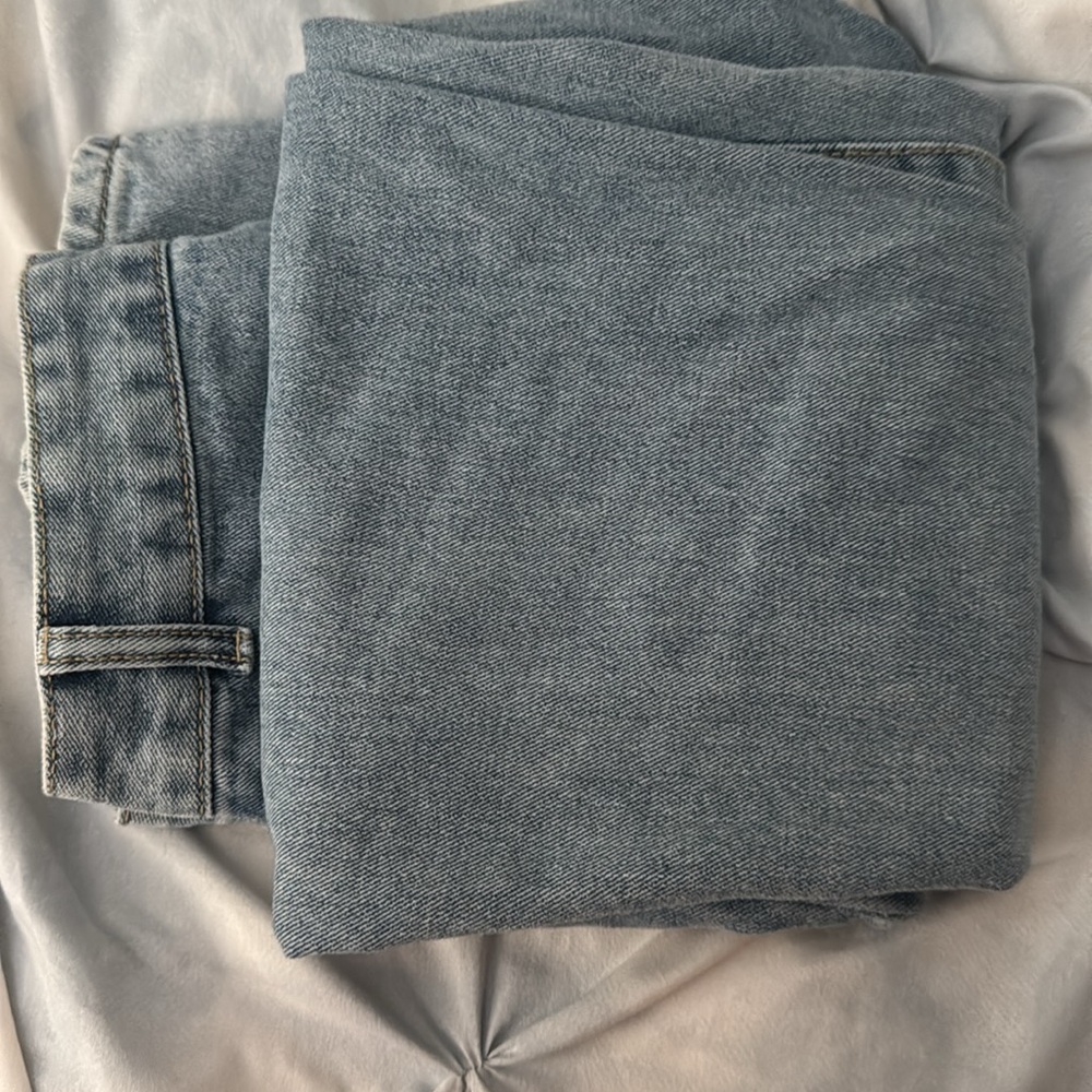 Jeans - Picture 3 of 4